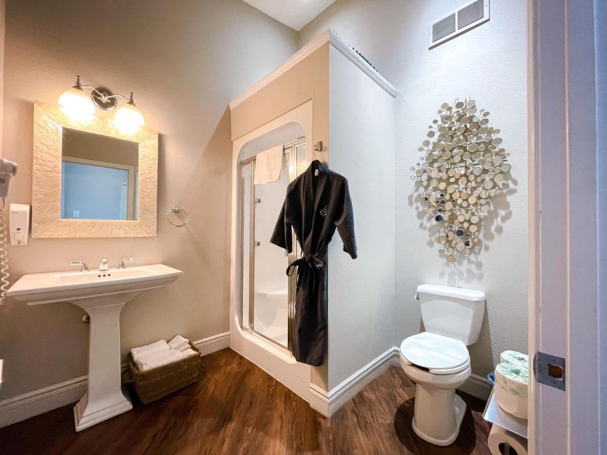 Pinemark Inn Suites Events Saint Clair Экстерьер фото