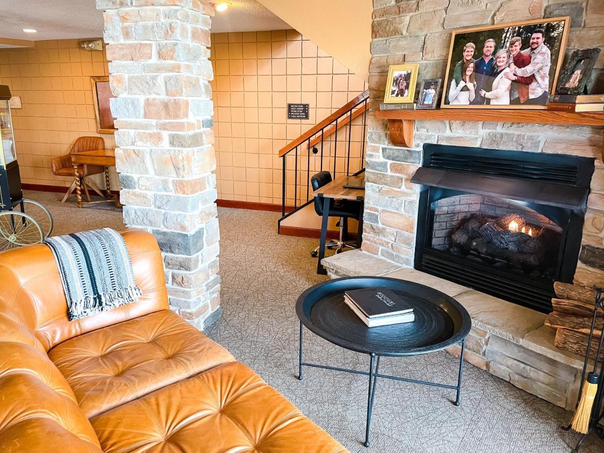 Pinemark Inn Suites Events Saint Clair Экстерьер фото