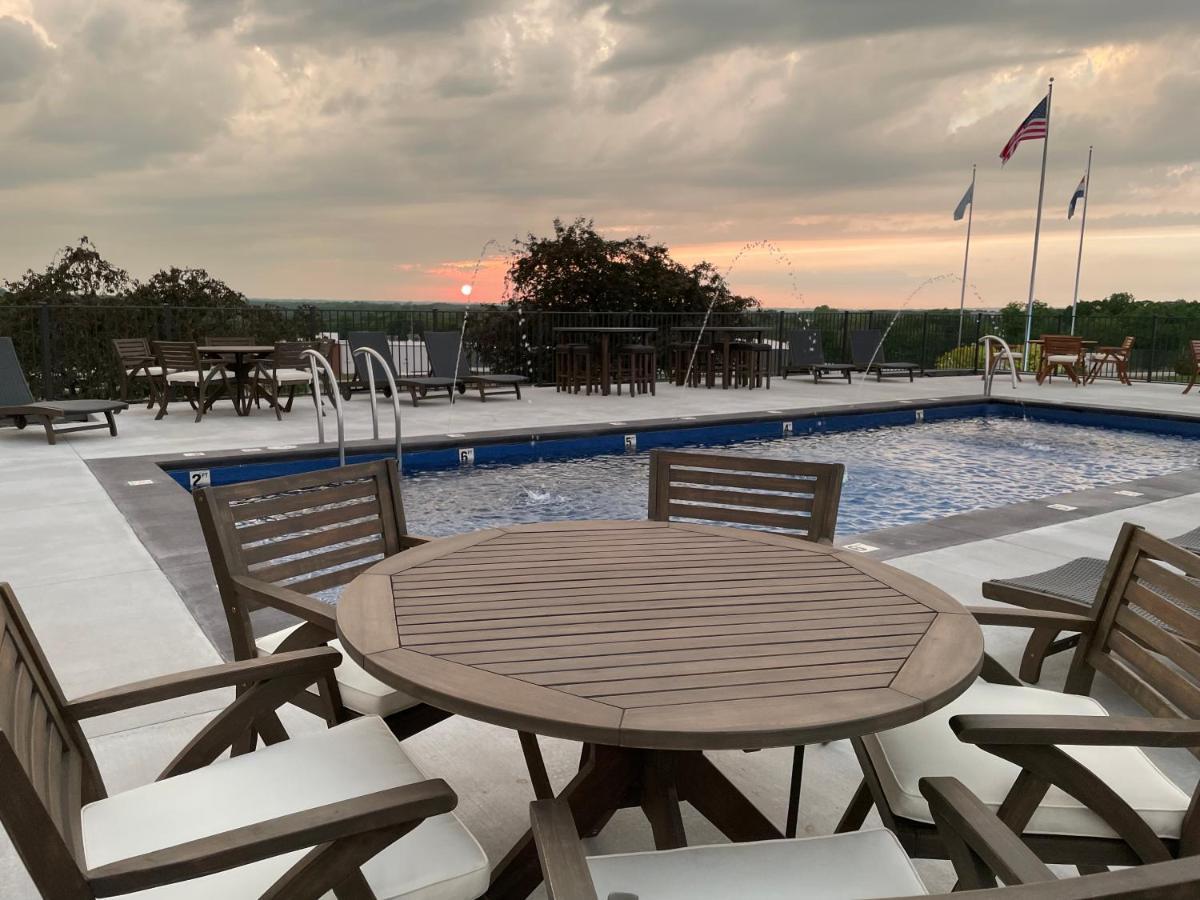 Pinemark Inn Suites Events Saint Clair Экстерьер фото