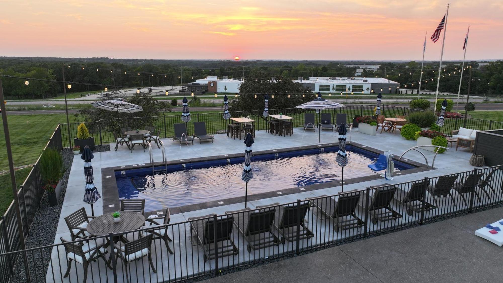 Pinemark Inn Suites Events Saint Clair Экстерьер фото