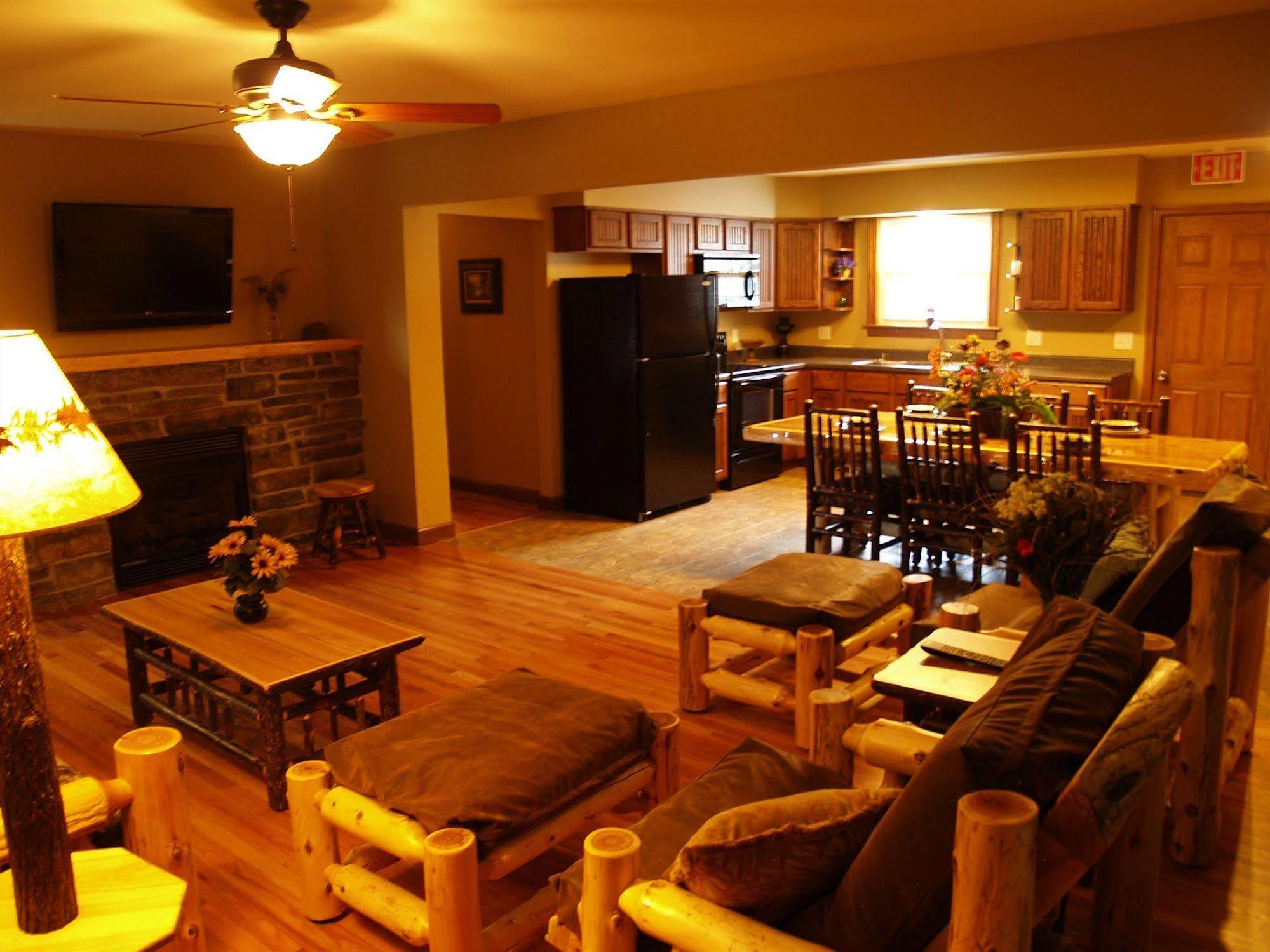 Pinemark Inn Suites Events Saint Clair Экстерьер фото